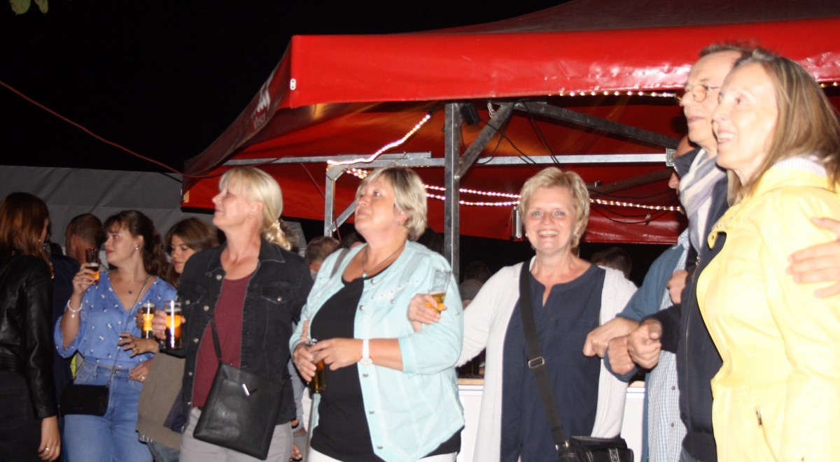 VfL feierte Saisoneröffnung mit Open-Air-Party